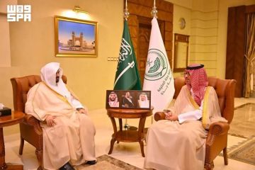 محافظ جدة يستقبل رئيس المحكمة العامة بجدة محافظ جدة يستقبل رئيس المحكمة العامة بجدة