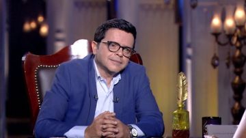 محمد هنيدي يمنع التصوير في جنازة شقيقه محمد هنيدي يمنع التصوير في جنازة شقيقه