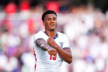 من هو أولي واتكينز الذي بات على أعتاب الانتقال إلى الدوري السعودي؟ من هو أولي واتكينز الذي بات على أعتاب الانتقال إلى الدوري السعودي؟