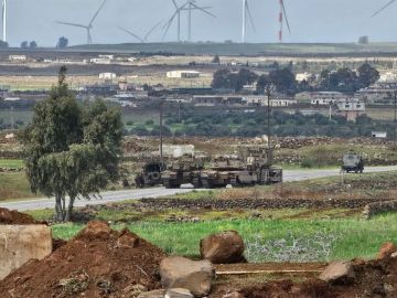 الاحتلال الإسرائيلي يقصف محيط بلدة بيت جن بريف دمشق الغربي الاحتلال الإسرائيلي يقصف محيط بلدة بيت جن بريف دمشق الغربي
