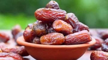 دراسة: 6 تمرات يوميا تسهم في تحسين وتسهيل عملية الولادة.. فيديو