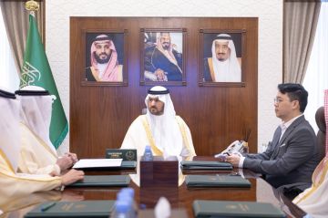 نائب أمير الشرقية يستقبل أمين المنطقة نائب أمير الشرقية يستقبل أمين المنطقة