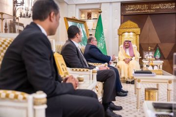 أمير القصيم يستقبل رئيس الشعبة القنصلية في سفارة مصر أمير القصيم يستقبل رئيس الشعبة القنصلية في سفارة مصر