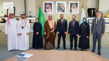 السويلم يكرم الفائزين بجائزة التنمية الشبابية السويلم يكرم الفائزين بجائزة التنمية الشبابية