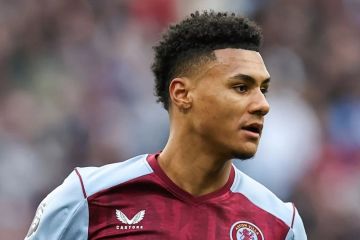 مدرب أستون فيلا يعلن انتقال واتكينز إلى الهلال مدرب أستون فيلا يعلن انتقال واتكينز إلى الهلال