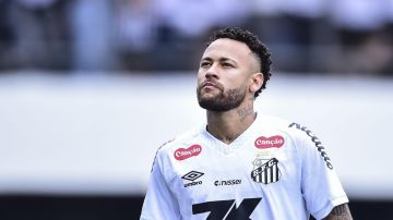 نيمار يدافع عن طفل تلقى قميصه وهو مشجع لنادي كورينثيانز.. فيديو نيمار يدافع عن طفل تلقى قميصه وهو مشجع لنادي كورينثيانز.. فيديو