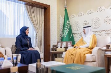 نائب أمير الشرقية يطلع على تقرير انطلاقة العام الدراسي الجديد نائب أمير الشرقية يطلع على تقرير انطلاقة العام الدراسي الجديد