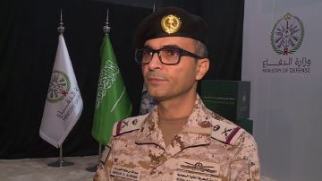 قائد التحالف البحري: باب الانضمام للتحالف لا يزال مفتوحا للدول الراغبة بالانضمام.. فيديو قائد التحالف البحري: باب الانضمام للتحالف لا يزال مفتوحا للدول الراغبة بالانضمام.. فيديو