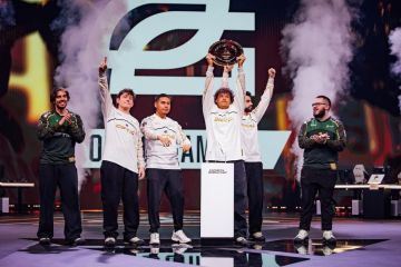 OpTic Gaming يحرز لقب كول أوف ديوتي: بلاك أوبس7 للمرة الثانية على التوالي ببطولة كأس العالم للرياضات الإلكترونية OpTic Gaming يحرز لقب كول أوف ديوتي: بلاك أوبس7 للمرة الثانية على التوالي ببطولة كأس العالم للرياضات الإلكترونية