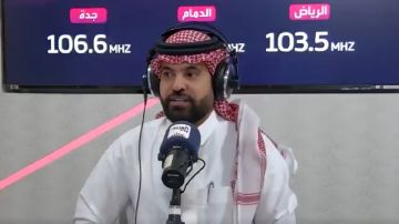 الحنيان : واتكينز يصل الهلال بطائرة خاصة استعدادا لمواجهة الأهلي.. فيديو الحنيان : واتكينز يصل الهلال بطائرة خاصة استعدادا لمواجهة الأهلي.. فيديو