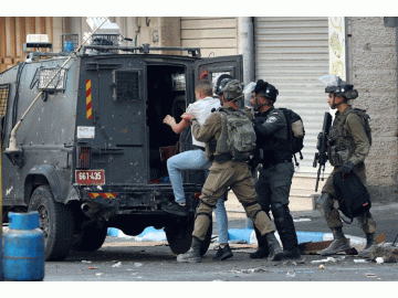 الاحتلال الإسرائيلي يعتقل 11 فلسطينيا بينهم طفل في الضفة الغربية الاحتلال الإسرائيلي يعتقل 11 فلسطينيا بينهم طفل في الضفة الغربية