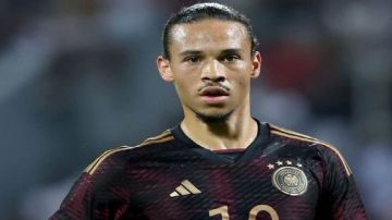 ليروي ساني يرفض الانتقال إلى دوري روشن ليروي ساني يرفض الانتقال إلى دوري روشن