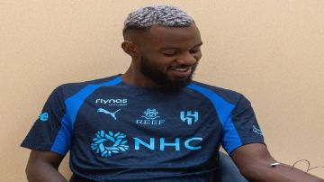 الهلال يسابق الزمن لتجهيز حسان تمبكتي قبل مواجهة الأهلي الهلال يسابق الزمن لتجهيز حسان تمبكتي قبل مواجهة الأهلي