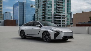 لكزس ES 350h 2027 تصل المملكة بتقنيات متطورة.. صور لكزس ES 350h 2027 تصل المملكة بتقنيات متطورة.. صور