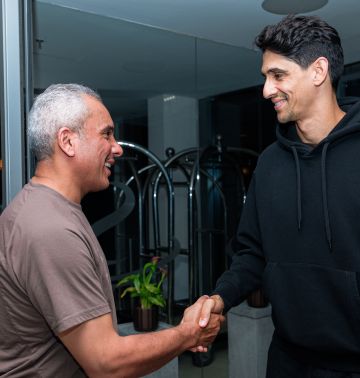 بونو يصل إلى معسكر الهلال بالنمسا