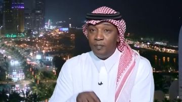محمد نور: الأهلي راح يخسر من الهلال ومن صن داونز.. فيديو محمد نور: الأهلي راح يخسر من الهلال ومن صن داونز.. فيديو
