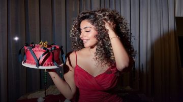جود عزيز تحتفل بعيد ميلادها الـ 26.. فيديو جود عزيز تحتفل بعيد ميلادها الـ 26.. فيديو