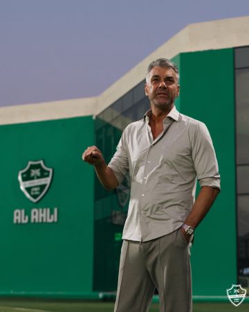 مارينو بوسيتش يصل إلى جدة لبدء مهامه مع الأهلي مارينو بوسيتش يصل إلى جدة لبدء مهامه مع الأهلي