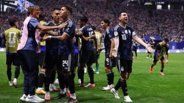 الاتحاد الأرجنتيني يخلد ذكرى الفوز على إنجلترا في مونديال 2026