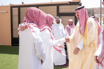 محافظ الطائف يقدم واجب العزاء لأسرة قاري محافظ الطائف يقدم واجب العزاء لأسرة قاري