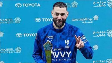 كريم بنزيما: أنا باق في الهلال كريم بنزيما: أنا باق في الهلال