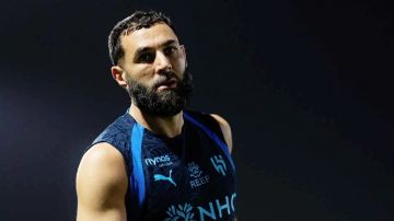 رد فعل كريم بنزيما بعد رغبة الهلال في رحيله رد فعل كريم بنزيما بعد رغبة الهلال في رحيله