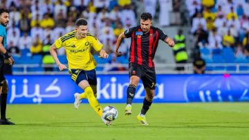 النصر يكتسح الرياض برباعية النصر يكتسح الرياض برباعية