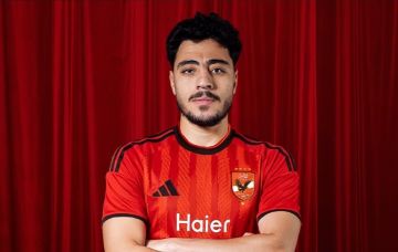الأهلي المصري يتعاقد مع لاعبه السابق أكرم توفيق