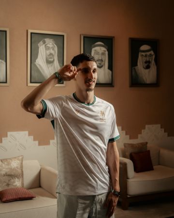 الدرعية يعلن تعاقده مع الدولي الجزائري عادل بولبينة الدرعية يعلن تعاقده مع الدولي الجزائري عادل بولبينة