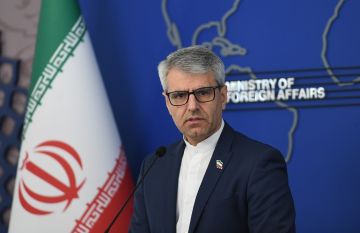 إيران تعلق على اتفاقیة مكة إيران تعلق على اتفاقیة مكة