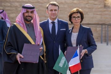 بدعم من المملكة.. التحالف الإسلامي لمحاربة الإرهاب يطلق إعلاميو السلام في مقديشو بدعم من المملكة.. التحالف الإسلامي لمحاربة الإرهاب يطلق إعلاميو السلام في مقديشو