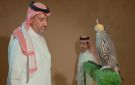 صقار سعودي يستثمر 6 ملايين ريال في منظومة الصقور
