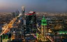 السعودية تجري محادثات أولية لاقتراض 8 مليارات دولار