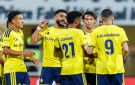 تصرف لافت من لاعبي النصر مع حارسهم بعد هفواته في لقاء الاتفاق