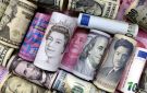 الين يقفز لأعلى مستوى في ثلاثة أشهر والدولار يستقر وسط ترقب الأسواق