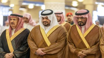 نائب أمير الرياض يؤدي صلاة الميت على الأمير عبدالعزيز بن سعود بن ناصر..صور نائب أمير الرياض يؤدي صلاة الميت على الأمير عبدالعزيز بن سعود بن ناصر..صور