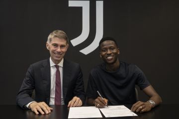 يوفنتوس يعلن ضم السنغالي بابي سار من توتنهام يوفنتوس يعلن ضم السنغالي بابي سار من توتنهام