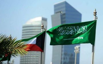 الكويت تدين استهداف الطائف وينبع بصواريخ باليستية وتؤكد تضامنها مع السعودية الكويت تدين استهداف الطائف وينبع بصواريخ باليستية وتؤكد تضامنها مع السعودية