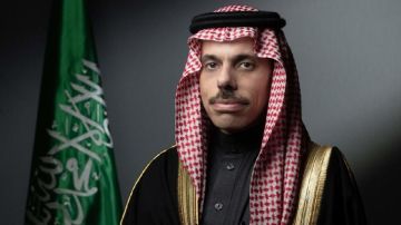 سلطنة عمان تعلن إدانتها وتضامنها مع المملكة جراء الاعتداءات الغاشمة التي استهدفت منشآتها سلطنة عمان تعلن إدانتها وتضامنها مع المملكة جراء الاعتداءات الغاشمة التي استهدفت منشآتها