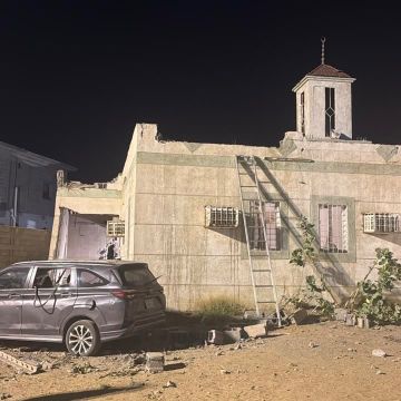 الحوثيون لا يراعون حرمة المساجد.. مقذوف يطال بيتا من بيوت الله في جازان الحوثيون لا يراعون حرمة المساجد.. مقذوف يطال بيتا من بيوت الله في جازان
