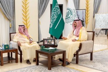 محافظ الطائف يطلع على مشروعات الأمانة واستعداداتها لليوم الوطني محافظ الطائف يطلع على مشروعات الأمانة واستعداداتها لليوم الوطني
