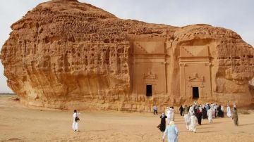 بدء تطبيق التعديلات الجديدة على مخالفات وعقوبات الأنشطة السياحية بدء تطبيق التعديلات الجديدة على مخالفات وعقوبات الأنشطة السياحية