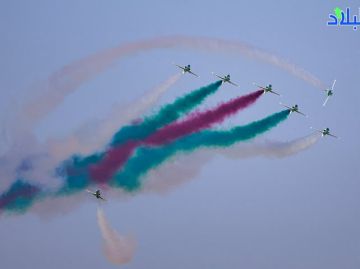 الرياض تحتفل باليوم الوطني بعروض عسكرية ومناورات جوية الرياض تحتفل باليوم الوطني بعروض عسكرية ومناورات جوية