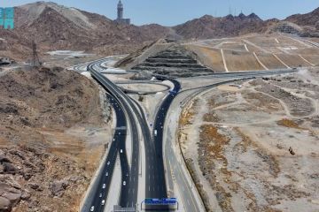إتاحة الحركة المرورية في عدد من مسارات شبكة الطرق الجديدة بمكة