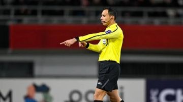 تعيين خالد الطريس حكما لمباراة الاتحاد والنصر تعيين خالد الطريس حكما لمباراة الاتحاد والنصر