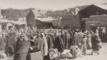 صور نادرة لأحد أسواق الرياض في خمسينيات القرن الماضي