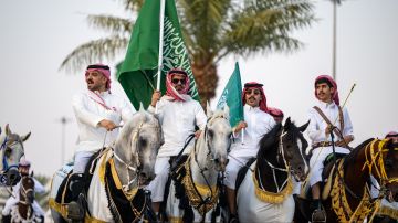 الخيل العربية بحائل تزين احتفالات اليوم الوطني السعودي الخيل العربية بحائل تزين احتفالات اليوم الوطني السعودي