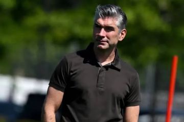 الهلال يعلن رسميا تعيين الأسكتلندي ريتشارد هيوز مديرا رياضيا للفريق الهلال يعلن رسميا تعيين الأسكتلندي ريتشارد هيوز مديرا رياضيا للفريق