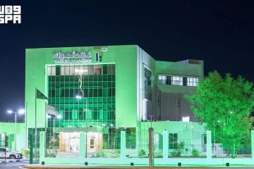 مباني تبوك تزدان باللون الأخضر لليوم الوطني السعودي مباني تبوك تزدان باللون الأخضر لليوم الوطني السعودي