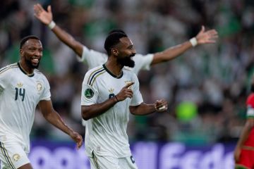 الأخضر يتغلب على عمان بثلاثية ويتأهل لنصف نهائي خليجي 27 الأخضر يتغلب على عمان بثلاثية ويتأهل لنصف نهائي خليجي 27